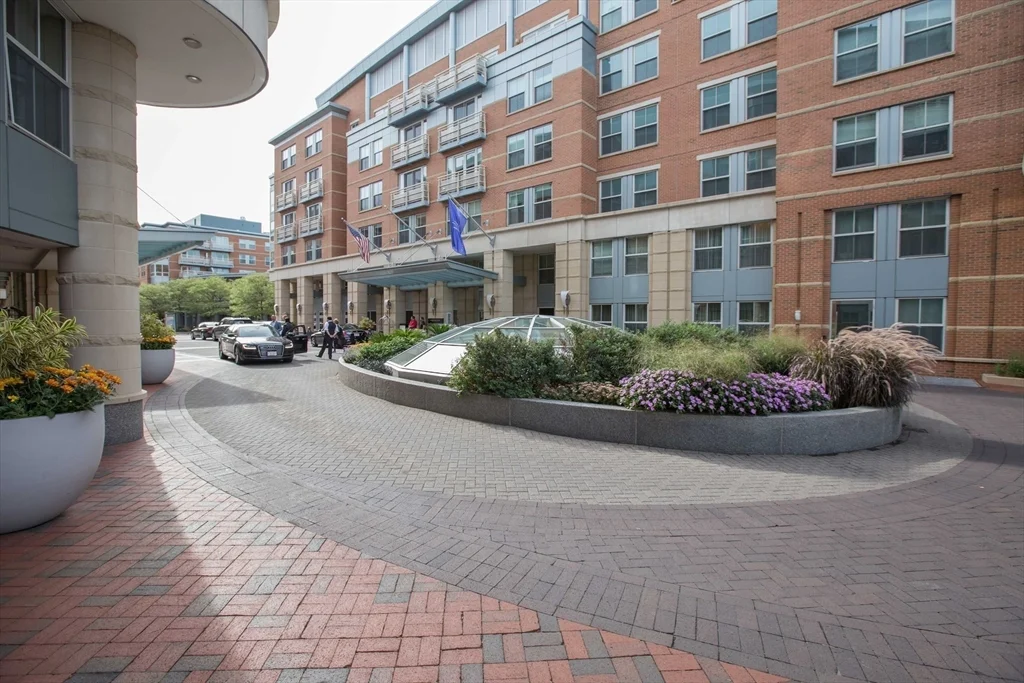 1 bed, 2 bath apartment for rent at 4 Battery Wharf Unit 4301, North End — photo 20 of 25