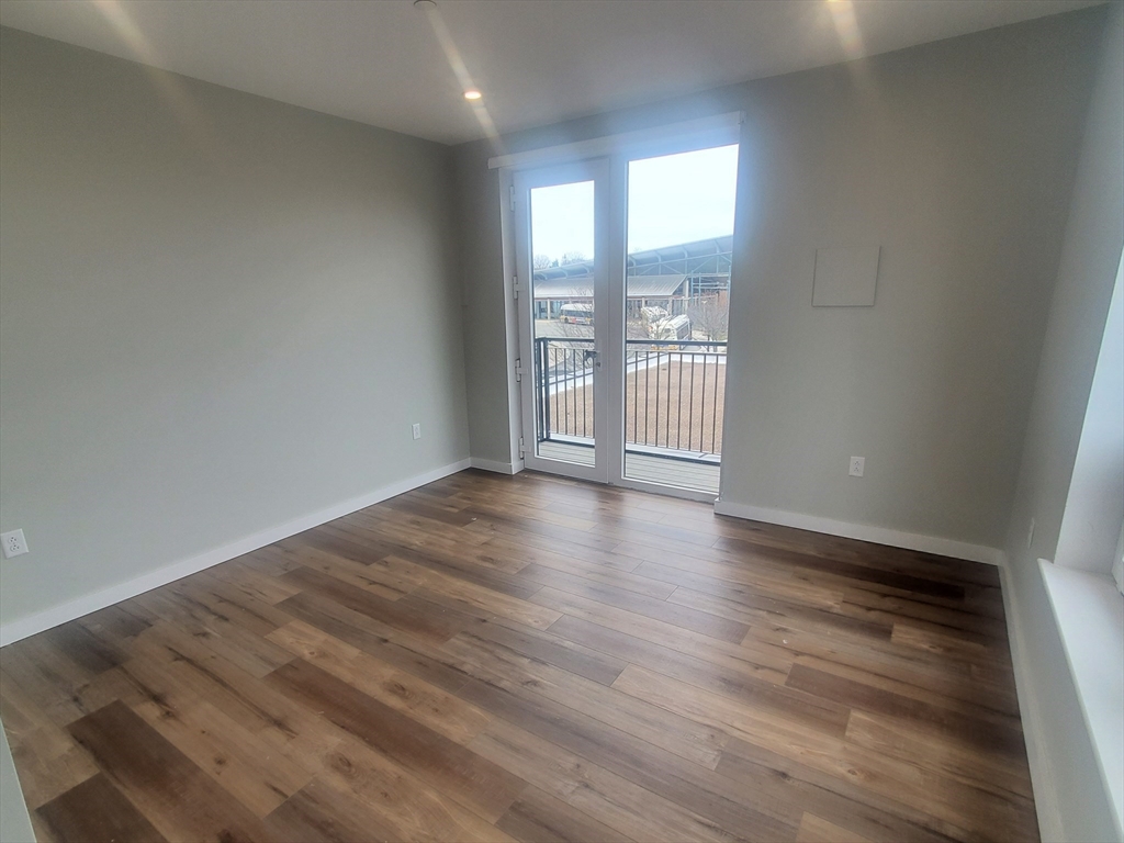 Studio bed, 1 bath apartment for rent at 4 Beale St Unit 3, Dorchester — photo 6 of 9
