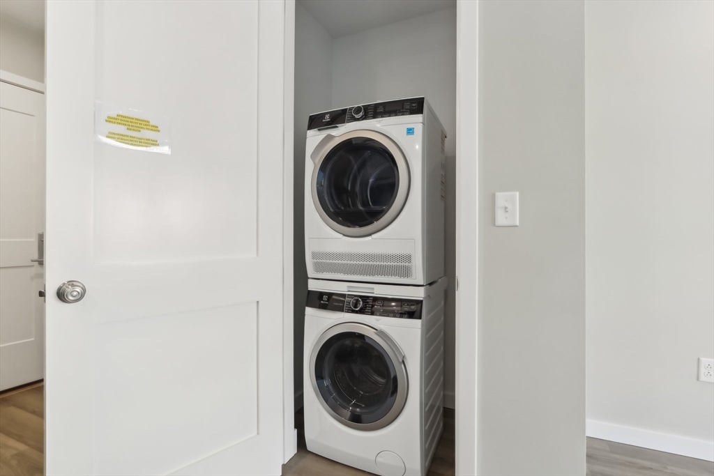 Studio bed, 1 bath apartment for rent at 4 Beale St Unit 305, Dorchester — photo 4 of 7