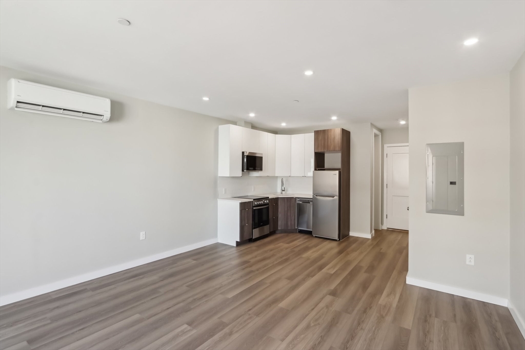 Studio bed, 1 bath apartment for rent at 4 Beale St Unit 305, Dorchester — photo 3 of 7