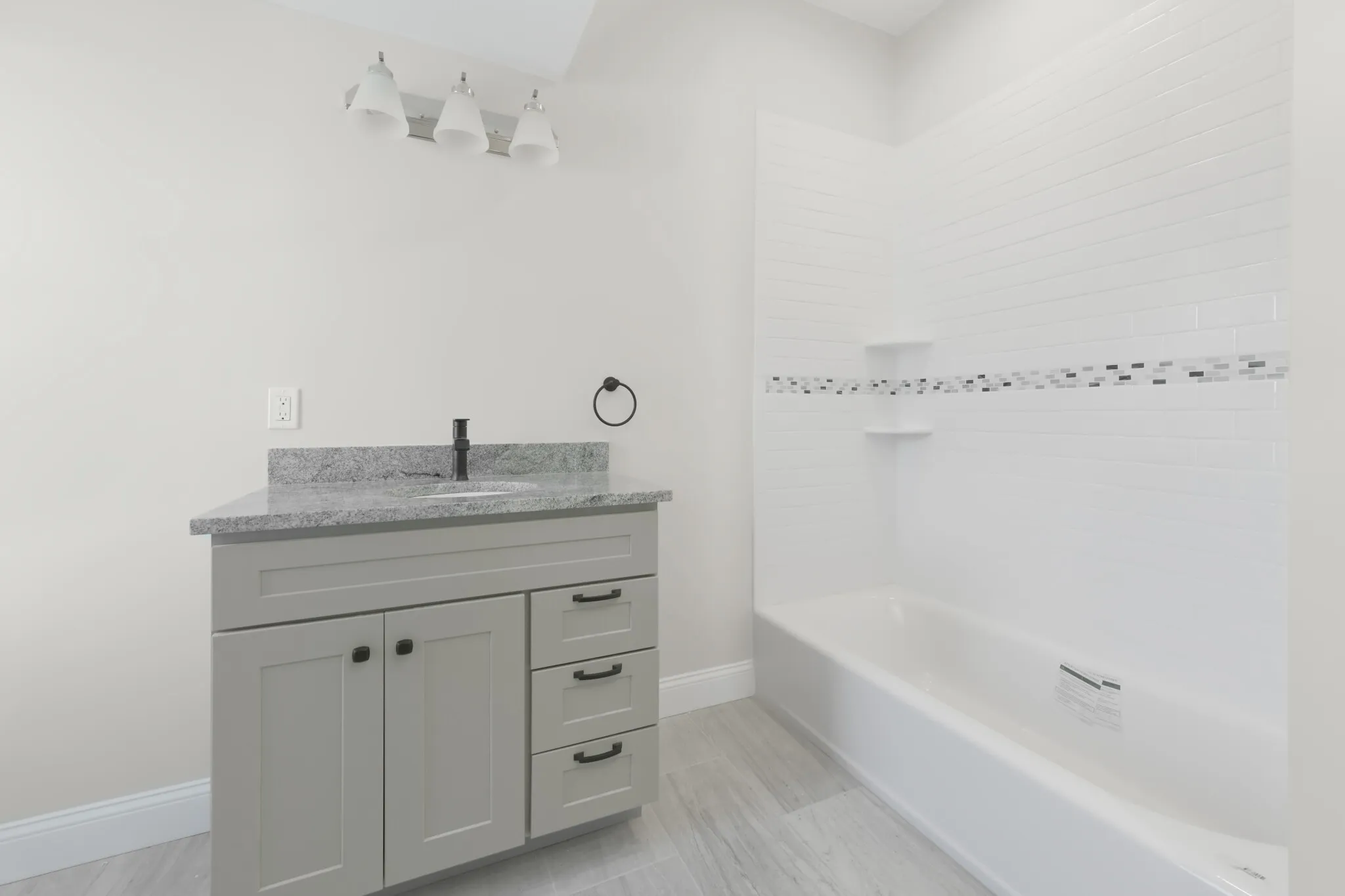 4 bed, 2 bath apartment for rent at 4 Benson St Unit 0, Brighton — photo 13 of 26