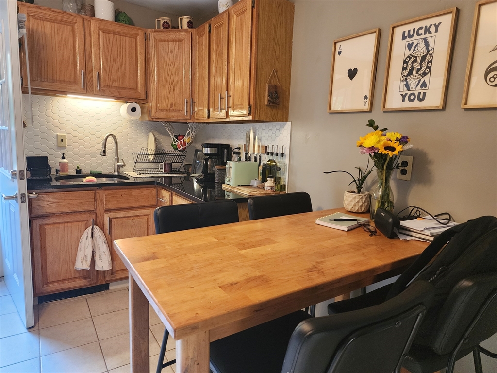 1 bed, 1 bath apartment for rent at 4 Bigelow Unit A, Southborough — photo 16 of 25