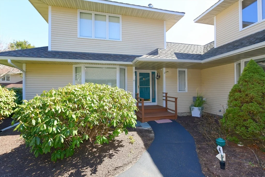 2 bed, 2 bath apartment for rent at 4 Bittersweet Ln Unit 4G - Yearly, Buzzards Bay — photo 3 of 28