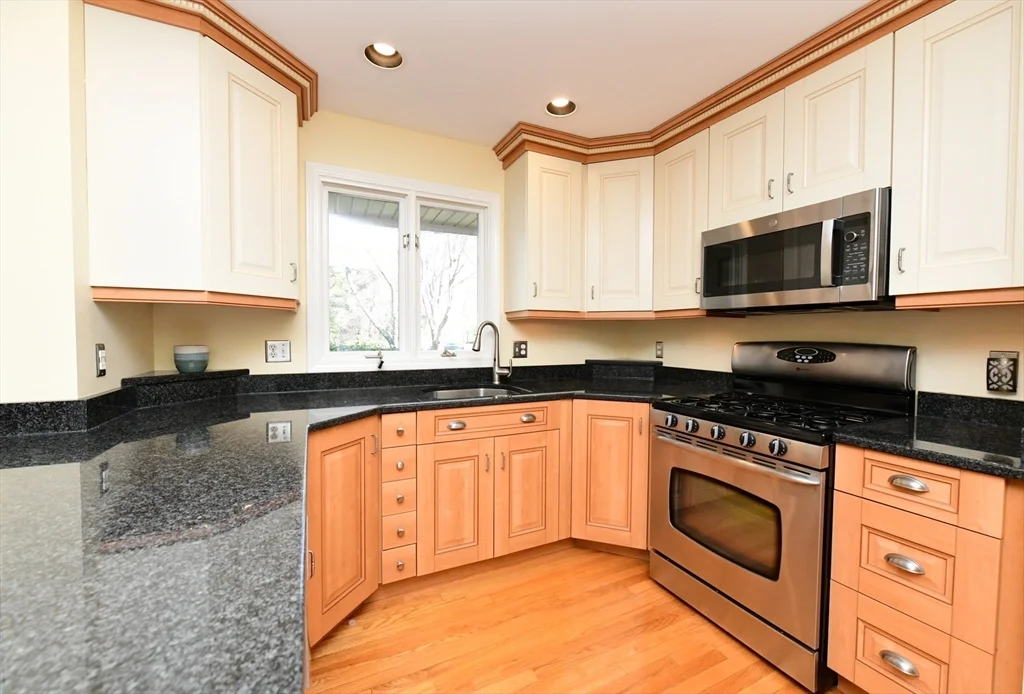 2 bed, 2 bath apartment for rent at 4 Bittersweet Ln Unit 4G - Yearly, Buzzards Bay — photo 5 of 28