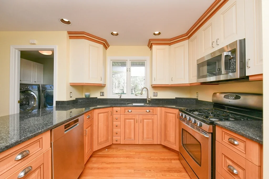 2 bed, 2 bath apartment for rent at 4 Bittersweet Ln Unit 4G - Yearly, Buzzards Bay — photo 6 of 28