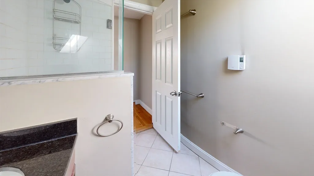 2 bed, 1 bath apartment for rent at 4 Boylston Pl Unit 3, Jamaica Plain — photo 4 of 5