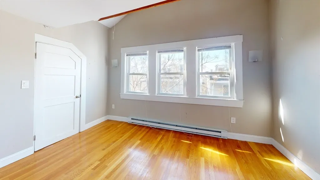 2 bed, 1 bath apartment for rent at 4 Boylston Pl Unit 3, Jamaica Plain — photo 3 of 5