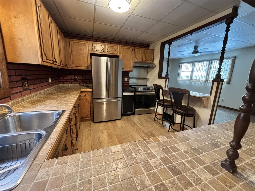 3 bed, 2 bath apartment for rent at 4 Braemore Rd, Taunton — photo 7 of 19