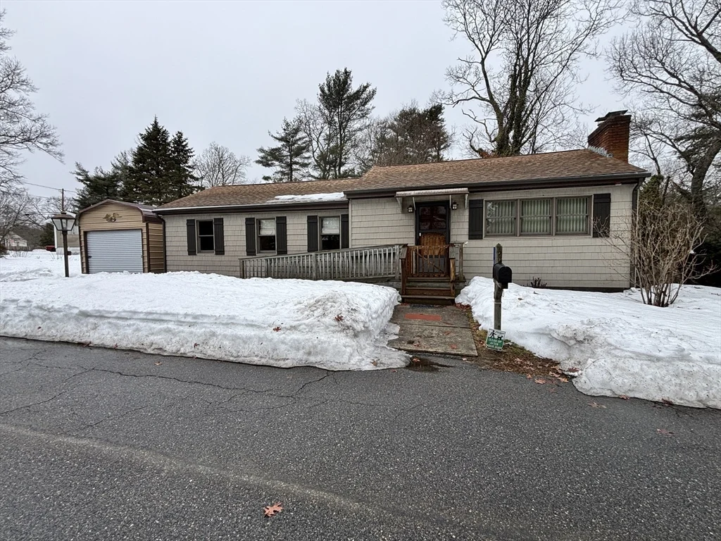 3 bed, 2 bath apartment for rent at 4 Braemore Rd, Taunton — photo 1 of 19