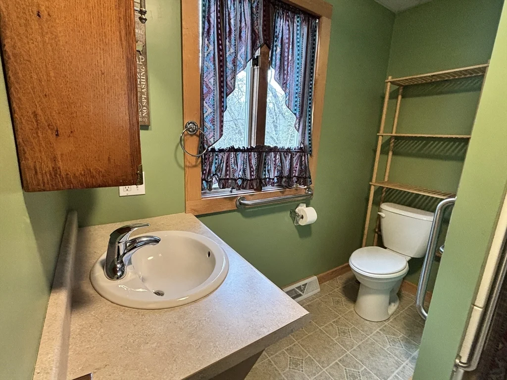 3 bed, 2 bath apartment for rent at 4 Braemore Rd, Taunton — photo 15 of 19