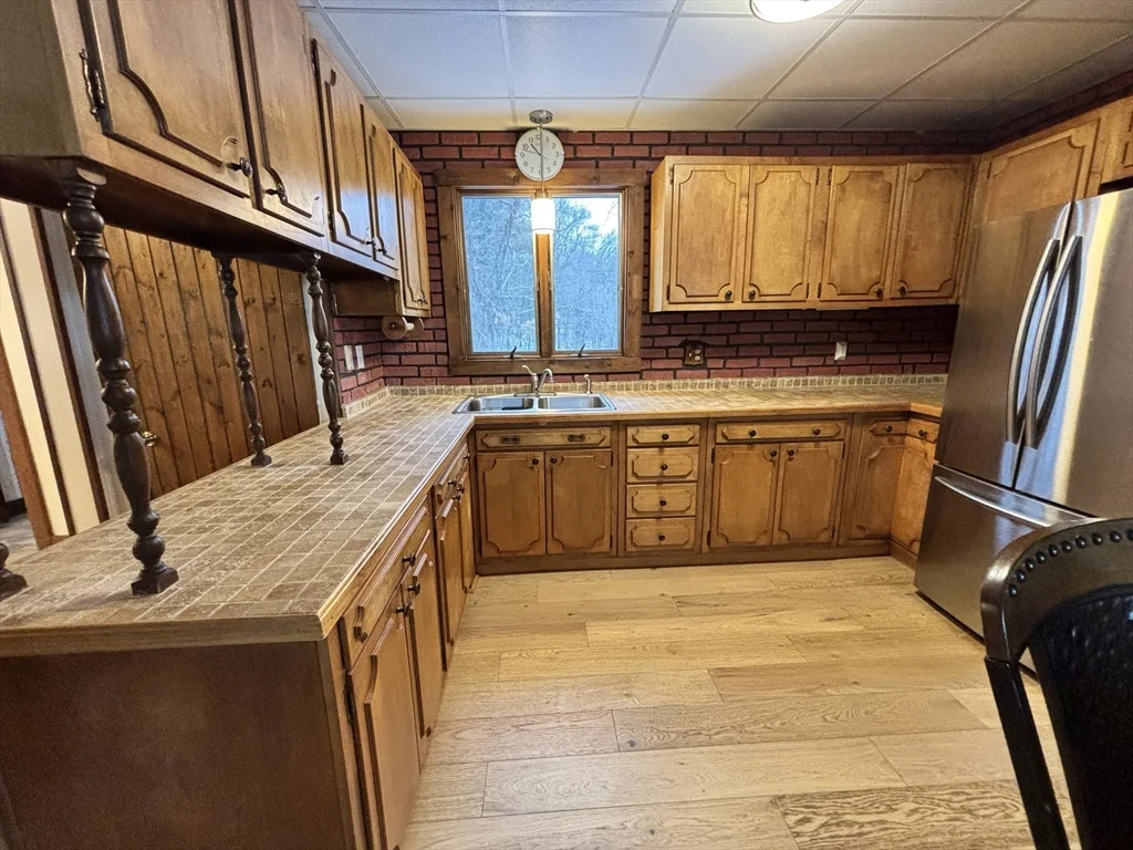 3 bed, 2 bath apartment for rent at 4 Braemore Rd, Taunton — photo 6 of 19