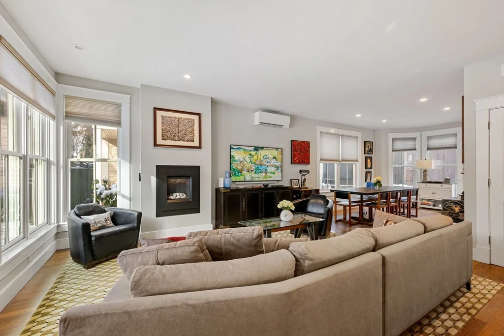 3 bed, 3 bath apartment for rent at 4 Brattle Cir Unit 4, West Cambridge — photo 3 of 21
