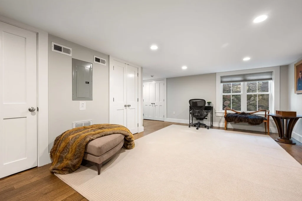 3 bed, 3 bath apartment for rent at 4 Brattle Cir Unit 4, West Cambridge — photo 11 of 21