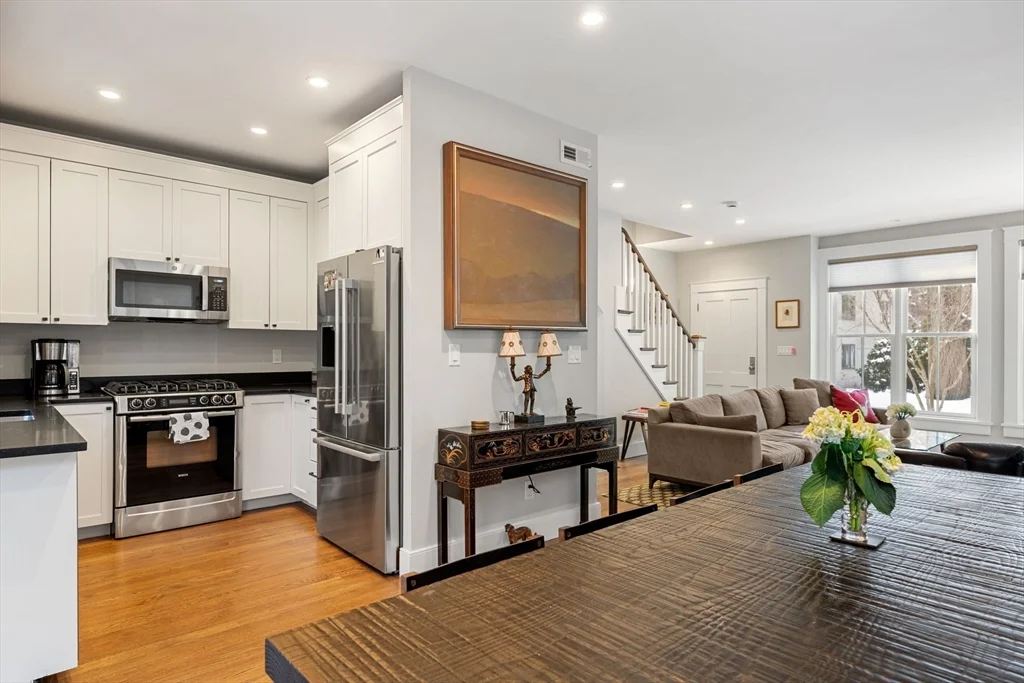 3 bed, 3 bath apartment for rent at 4 Brattle Cir Unit 4, West Cambridge — photo 5 of 21