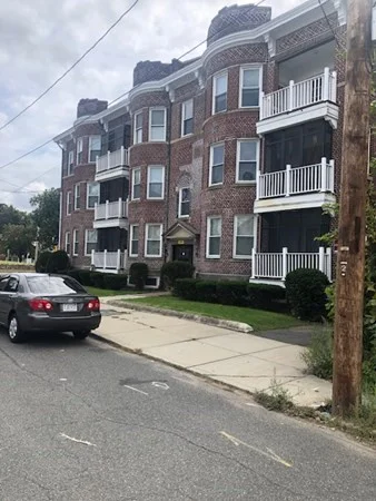 2 bed, 1 bath apartment for rent at 4 Brookline Unit 3, Holyoke
