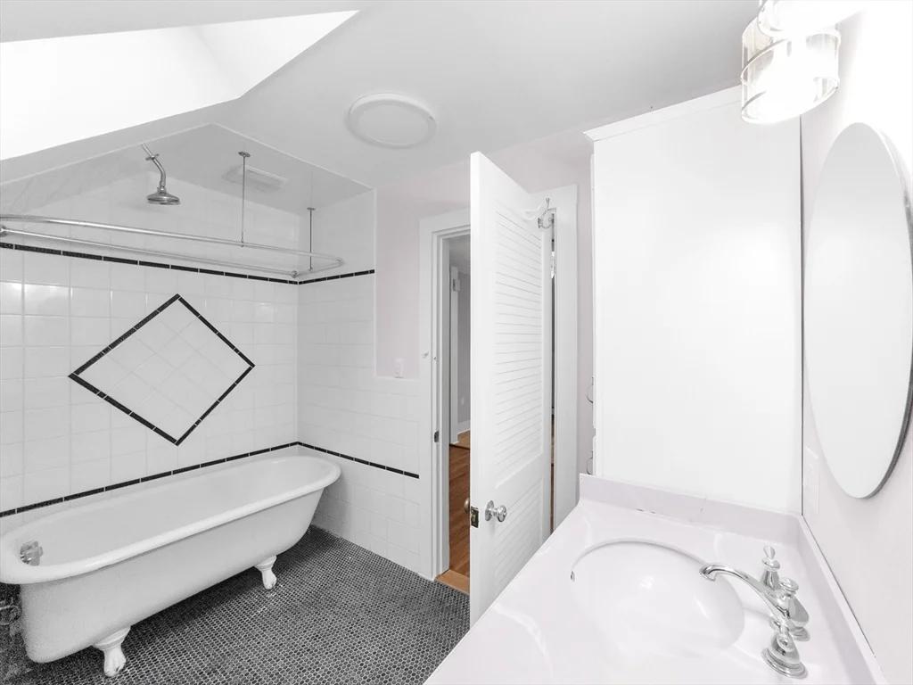 2 bed, 1 bath apartment for rent at 4 Buckley Ave Unit 3, Jamaica Plain — photo 18 of 19
