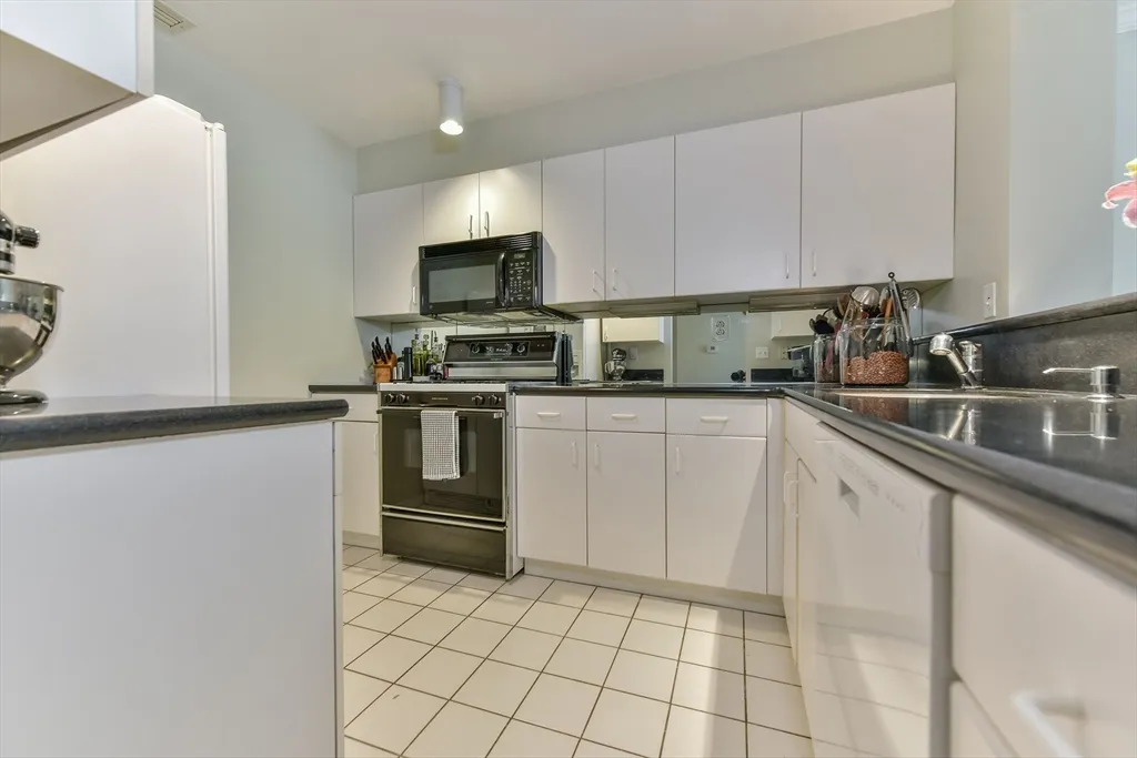 2 bed, 2 bath apartment for rent at 4 Canal Park Unit 405, East Cambridge — photo 14 of 42