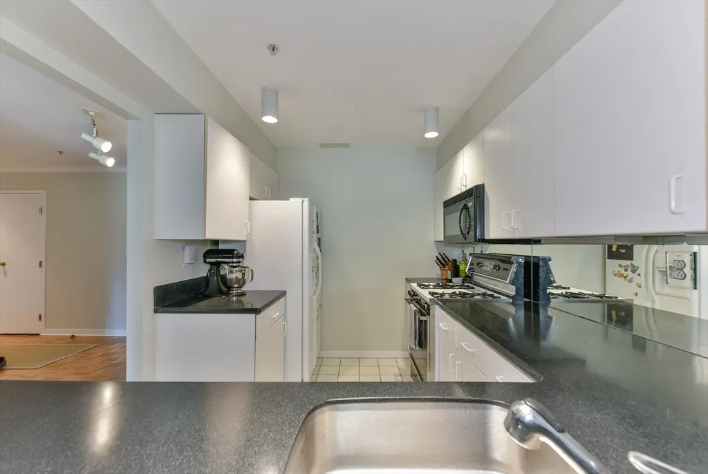 2 bed, 2 bath apartment for rent at 4 Canal Park Unit 405, East Cambridge — photo 15 of 42