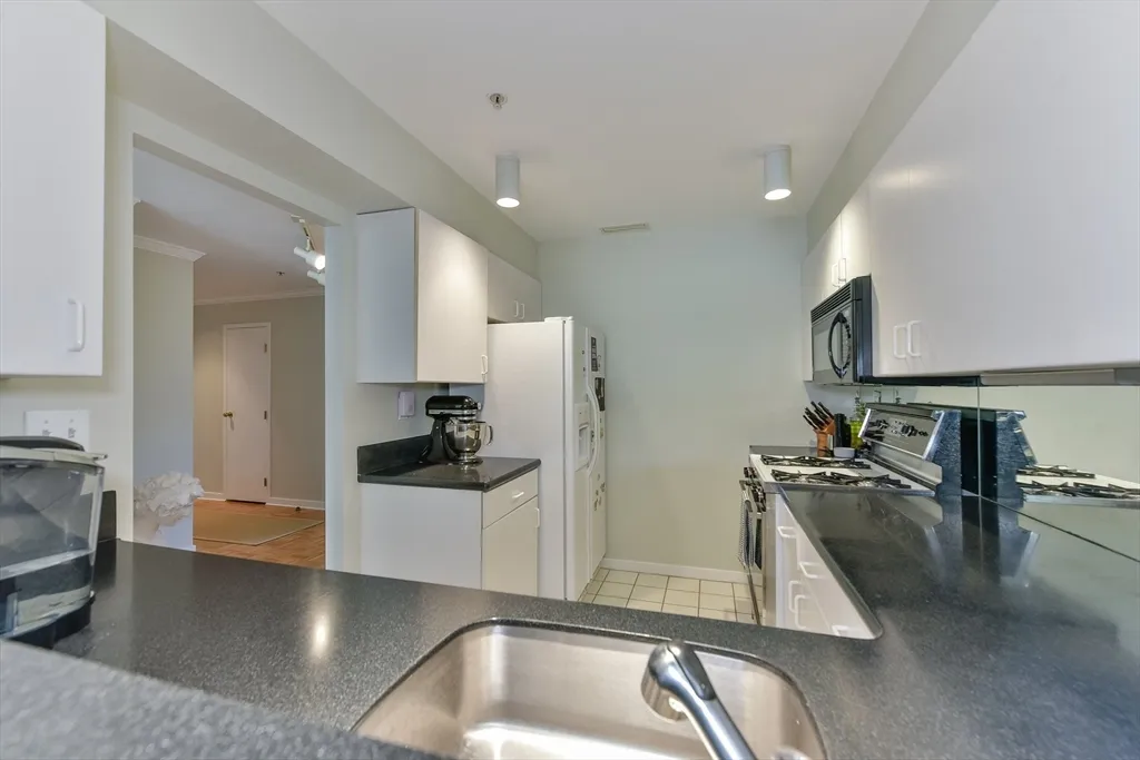 2 bed, 2 bath apartment for rent at 4 Canal Park Unit 405, East Cambridge — photo 13 of 42