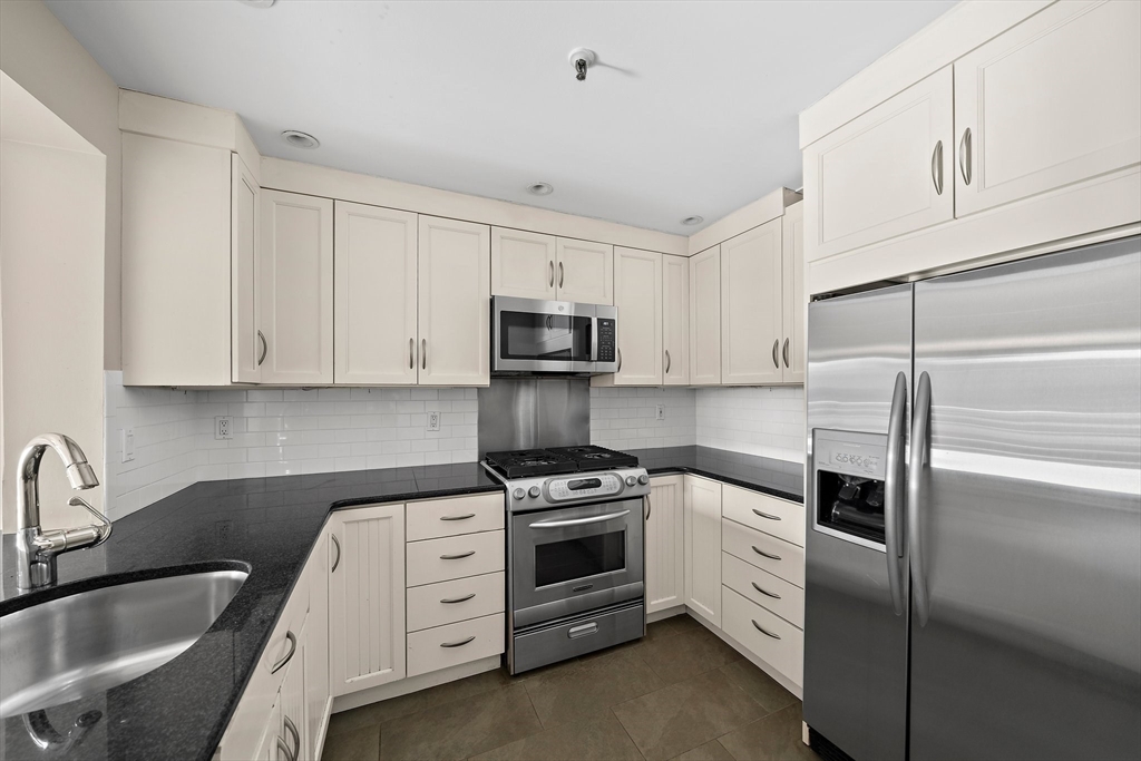 1 bed, 2 bath apartment for rent at 4 Canal Park Unit 507, East Cambridge — photo 10 of 31