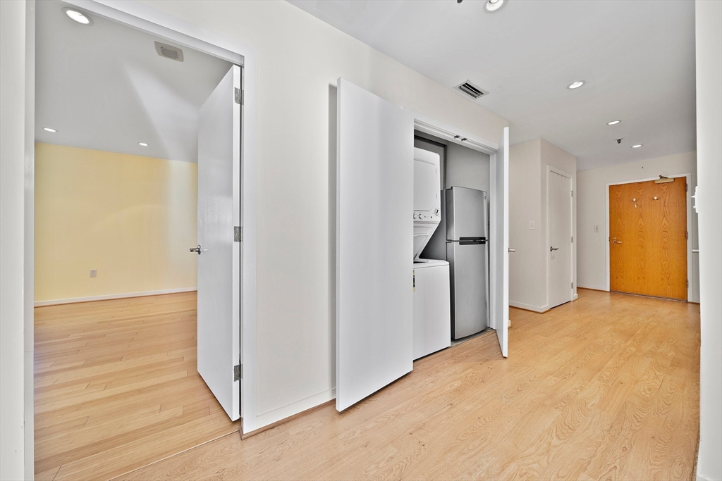 1 bed, 2 bath apartment for rent at 4 Canal Park Unit 507, East Cambridge — photo 12 of 31