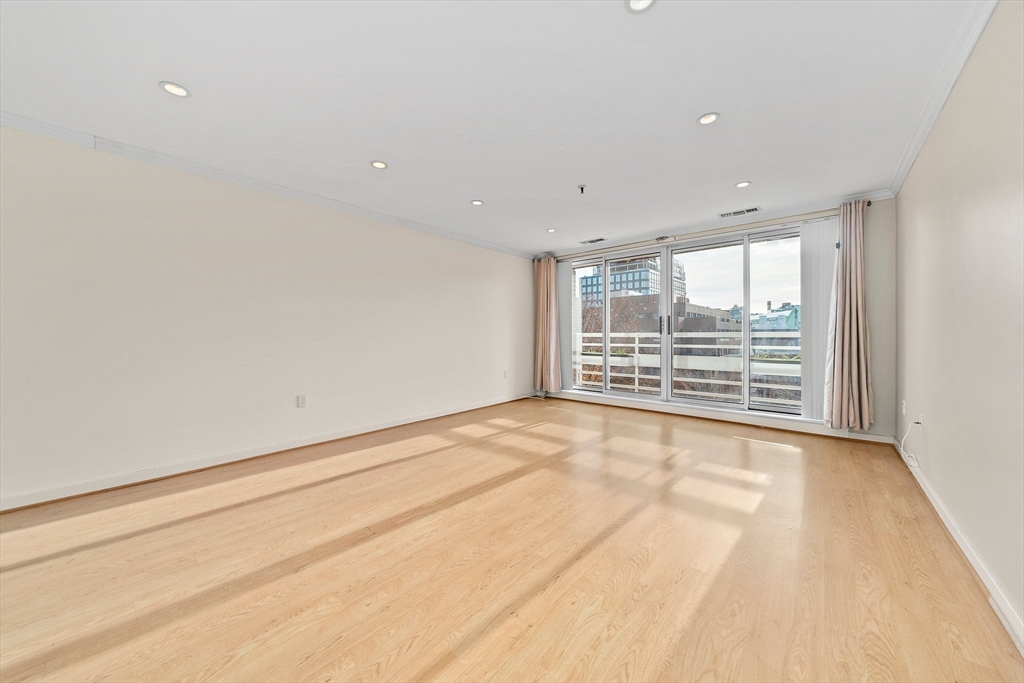 1 bed, 2 bath apartment for rent at 4 Canal Park Unit 507, East Cambridge — photo 8 of 31