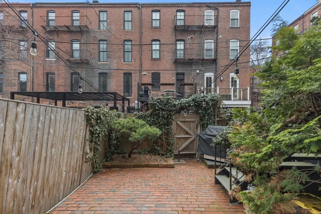 2 bed, 1 bath apartment for rent at 4 Cazenove St Unit 1, South End — photo 20 of 24
