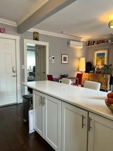 1 bed, 1 bath apartment for rent at 4 Centre Pl Unit 3, Roxbury — photo 8 of 17