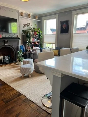 1 bed, 1 bath apartment for rent at 4 Centre Pl Unit 3, Roxbury — photo 2 of 17