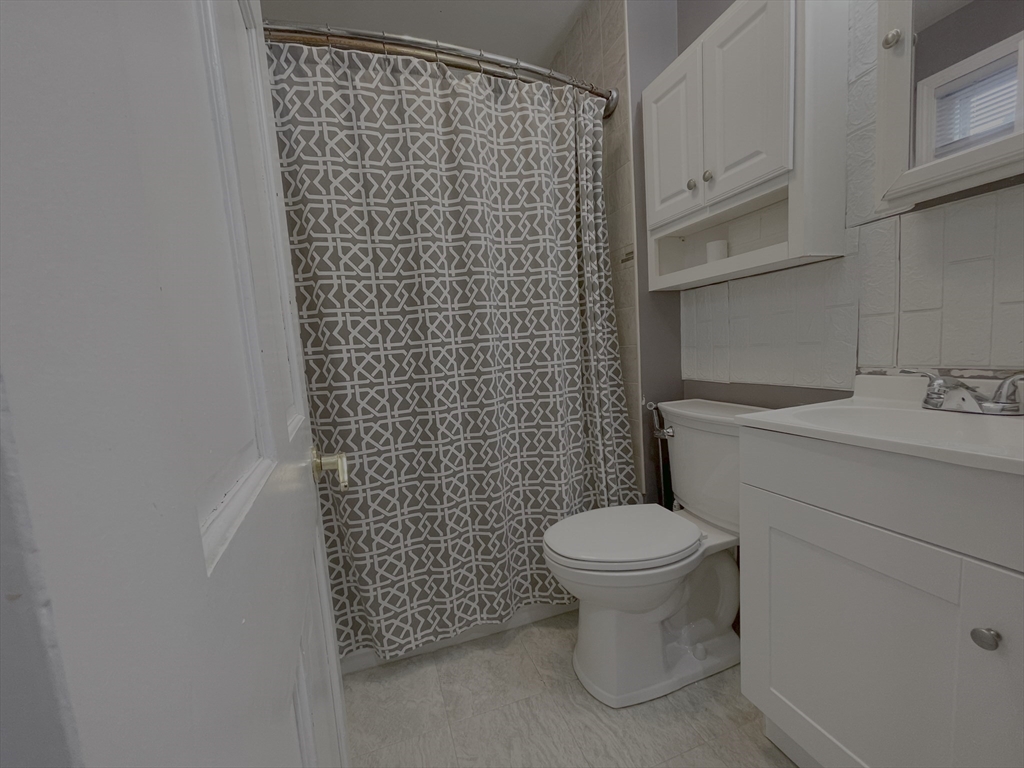 3 bed, 3 bath apartment for rent at 4 Champlain Rd, Salem — photo 28 of 42