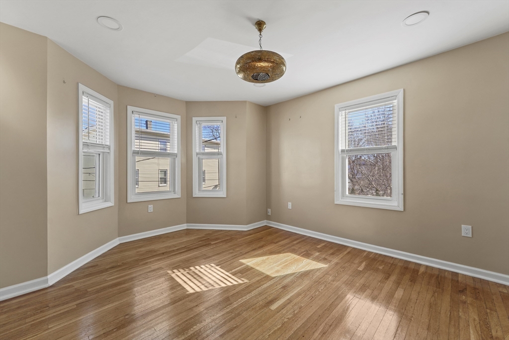 3 bed, 3 bath apartment for rent at 4 Champlain Rd, Salem — photo 5 of 42