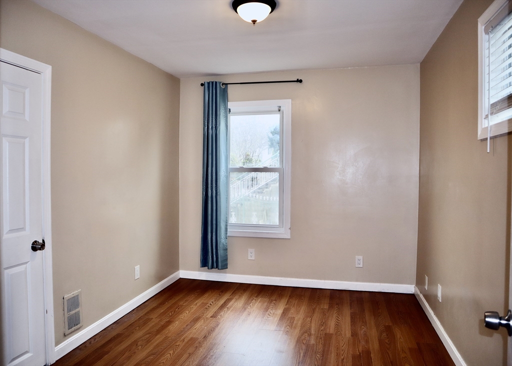3 bed, 3 bath apartment for rent at 4 Champlain Rd, Salem — photo 18 of 42