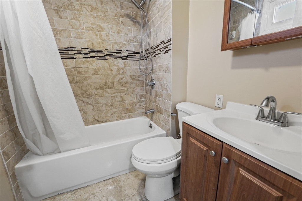 3 bed, 3 bath apartment for rent at 4 Champlain Rd, Salem — photo 14 of 42