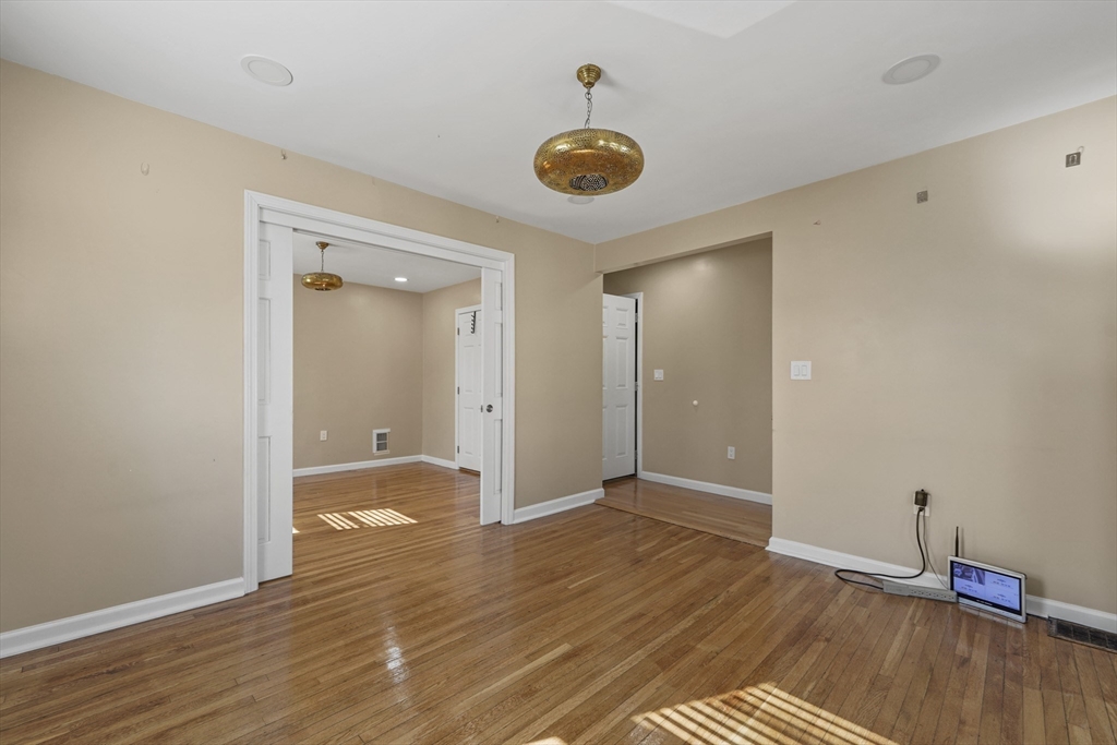 3 bed, 3 bath apartment for rent at 4 Champlain Rd, Salem — photo 4 of 42