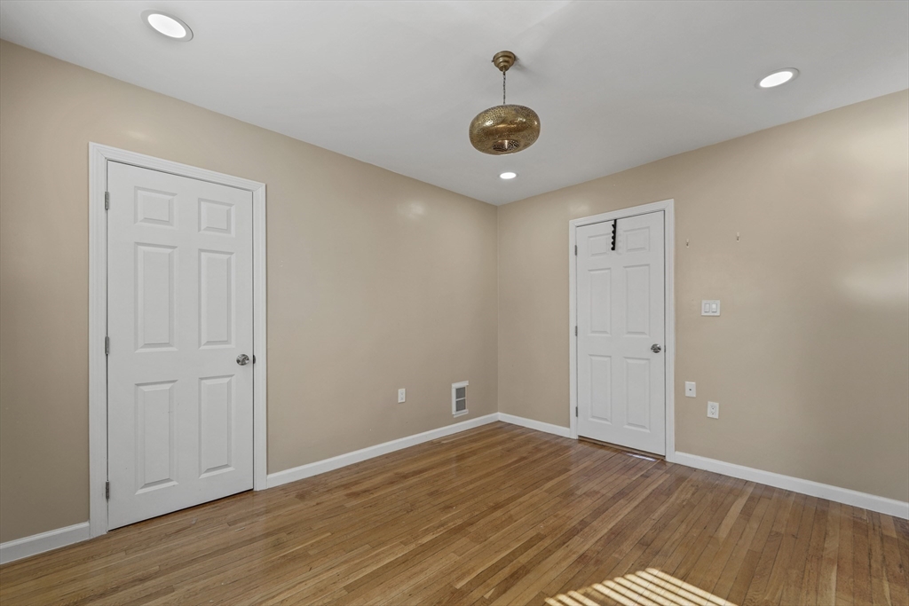 3 bed, 3 bath apartment for rent at 4 Champlain Rd, Salem — photo 7 of 42