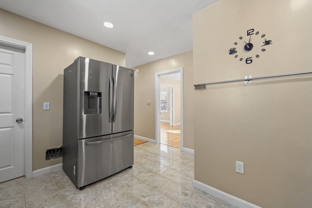 3 bed, 3 bath apartment for rent at 4 Champlain Rd, Salem — photo 12 of 42