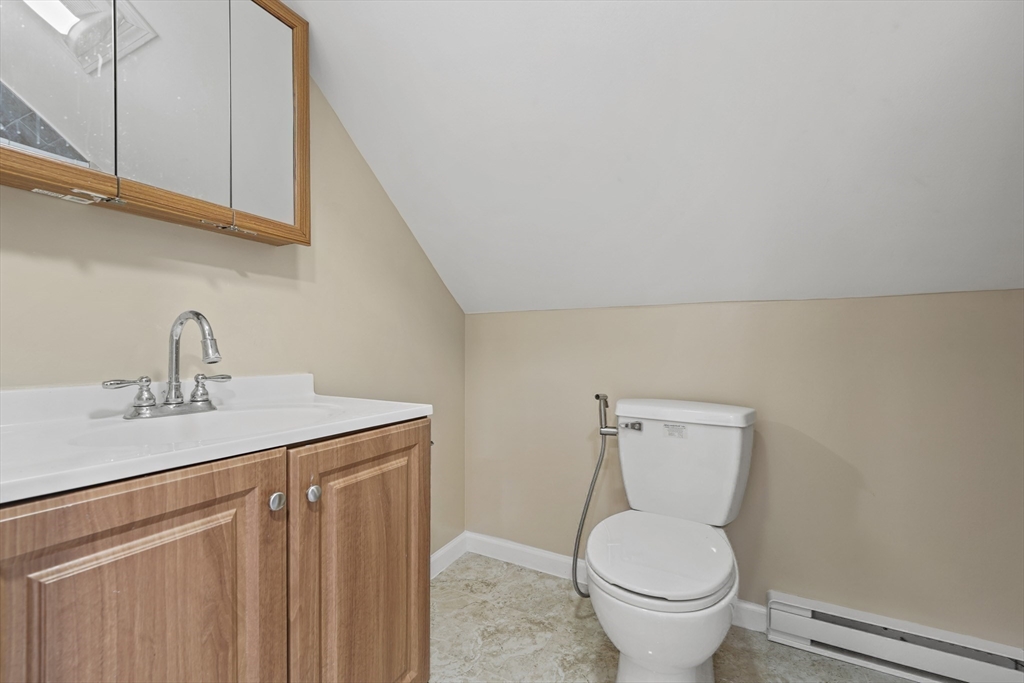 3 bed, 3 bath apartment for rent at 4 Champlain Rd, Salem — photo 35 of 42