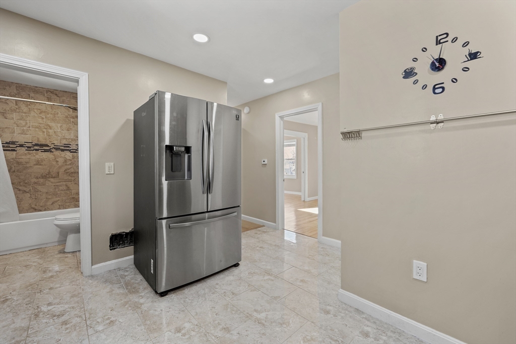 3 bed, 3 bath apartment for rent at 4 Champlain Rd, Salem — photo 11 of 42