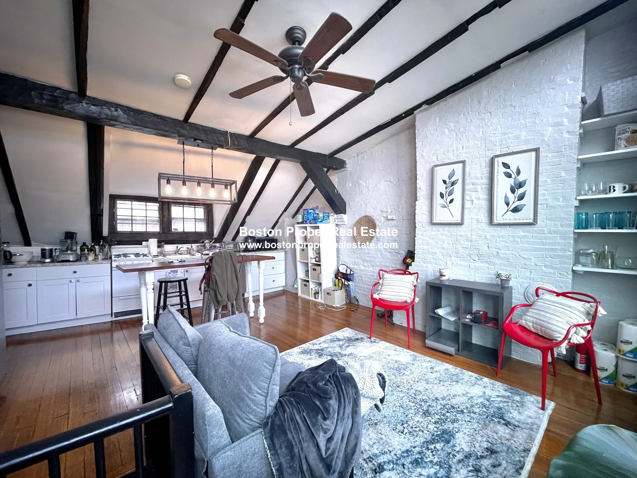 2 bed, 1 bath apartment for rent at 4 Champney Pl Unit 3, Beacon Hill — photo 2 of 8