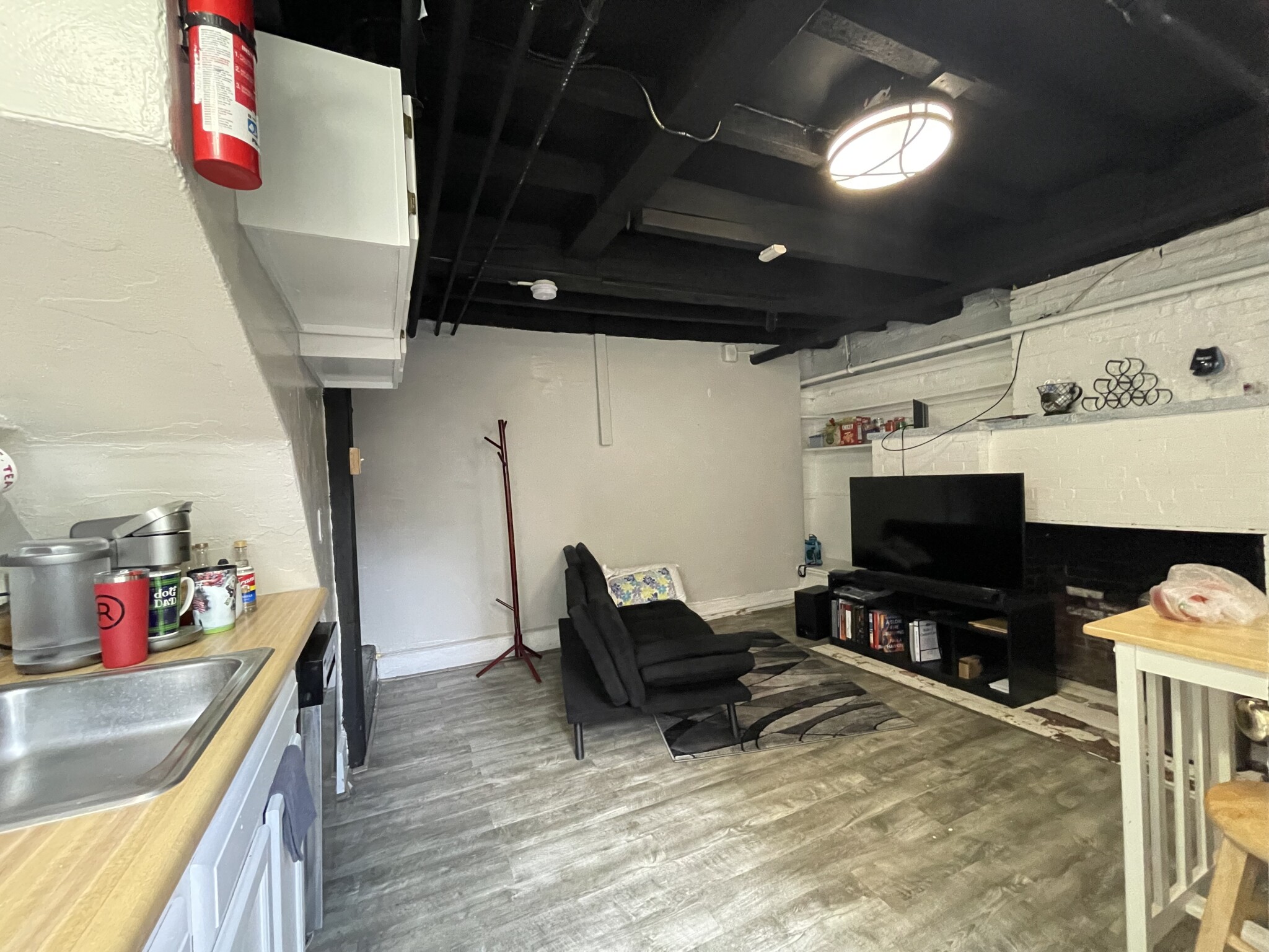 2 bed, 1 bath apartment for rent at 4 Champney Pl Unit A, Beacon Hill — photo 3 of 11