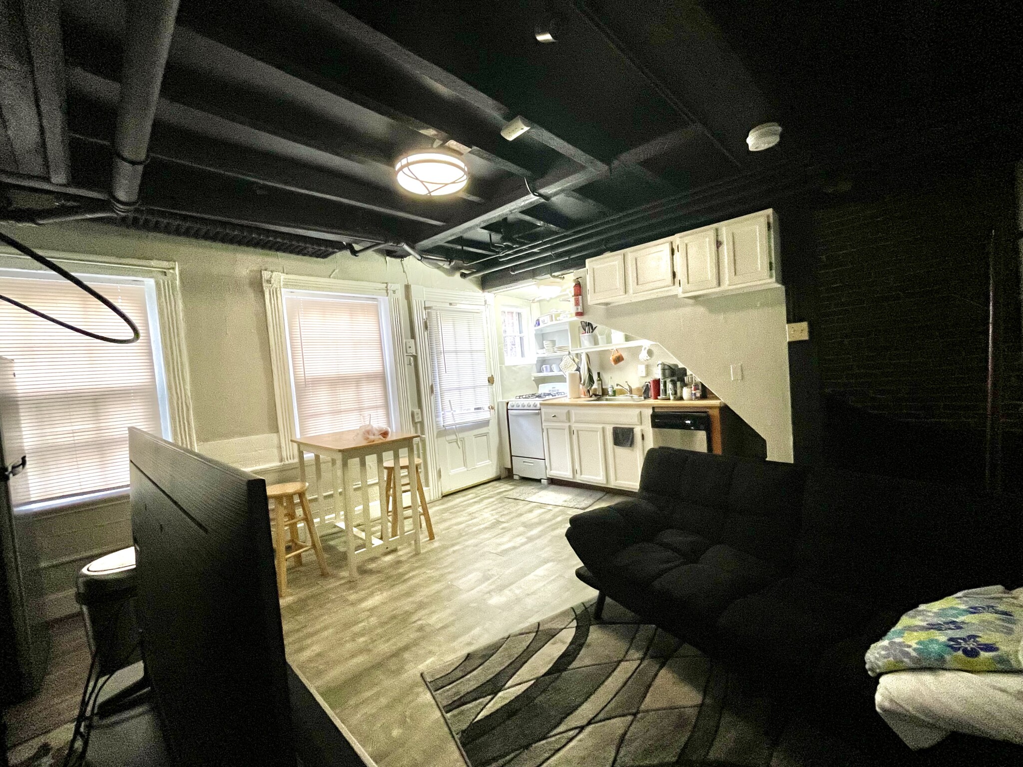 2 bed, 1 bath apartment for rent at 4 Champney Pl Unit A, Beacon Hill — photo 9 of 11