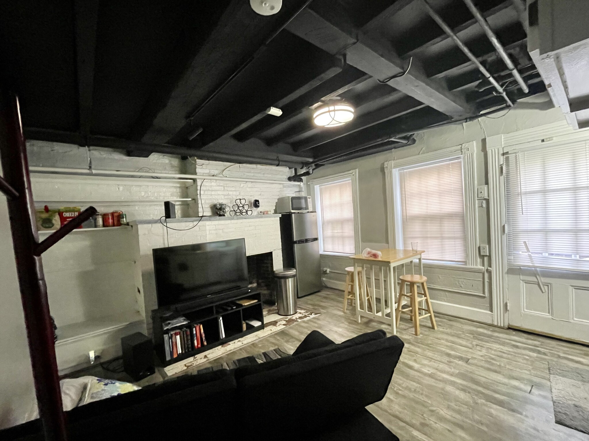 2 bed, 1 bath apartment for rent at 4 Champney Pl Unit A, Beacon Hill — photo 8 of 11
