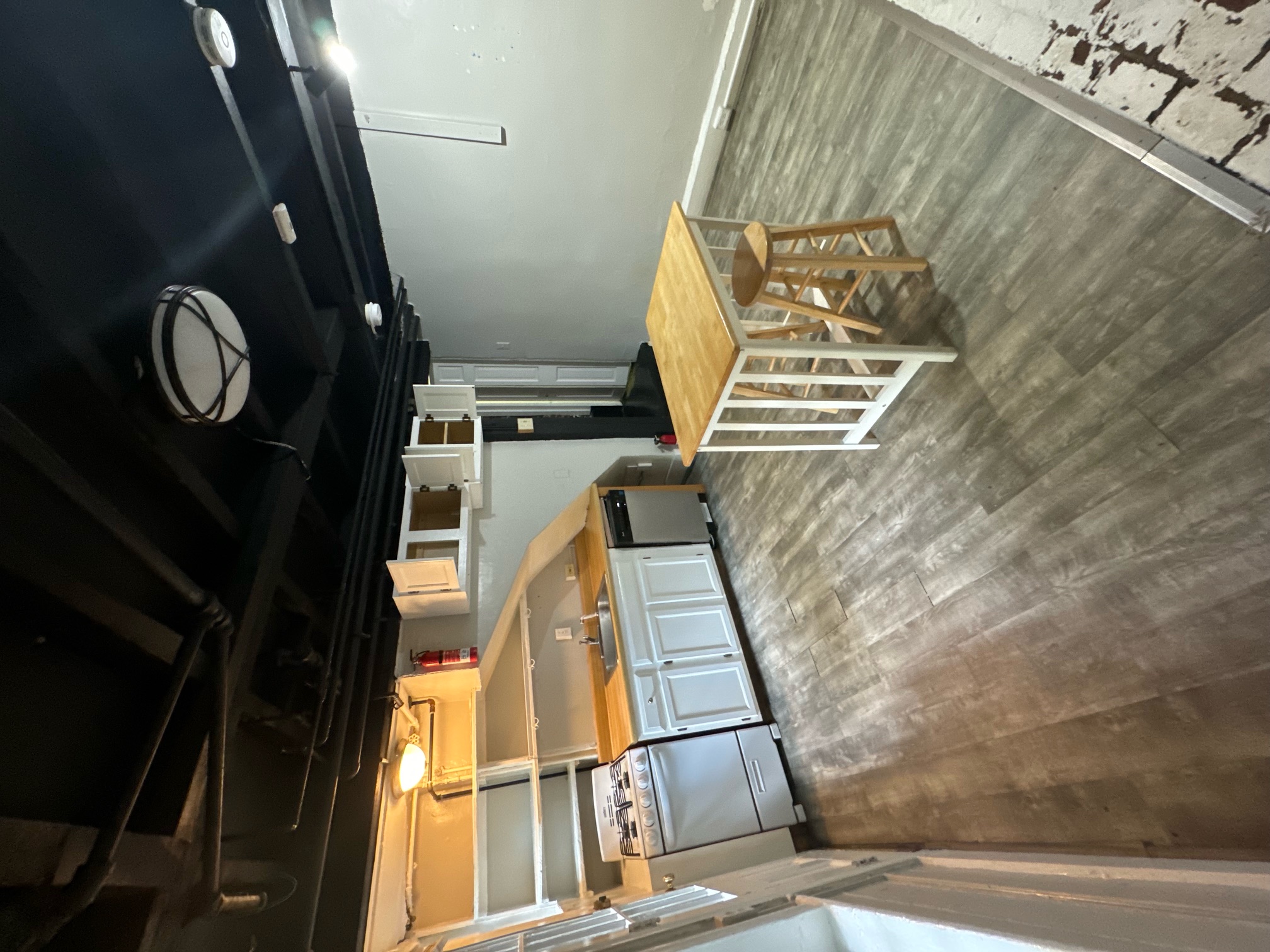 2 bed, 1 bath apartment for rent at 4 Champney Pl Unit A, Beacon Hill — photo 2 of 11