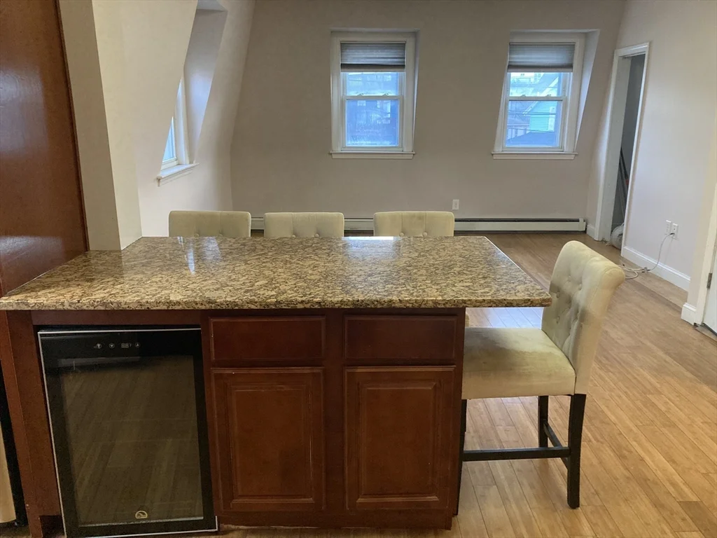 1 bed, 2 bath apartment for rent at 4 Charles St Unit 2, Winthrop — photo 4 of 13