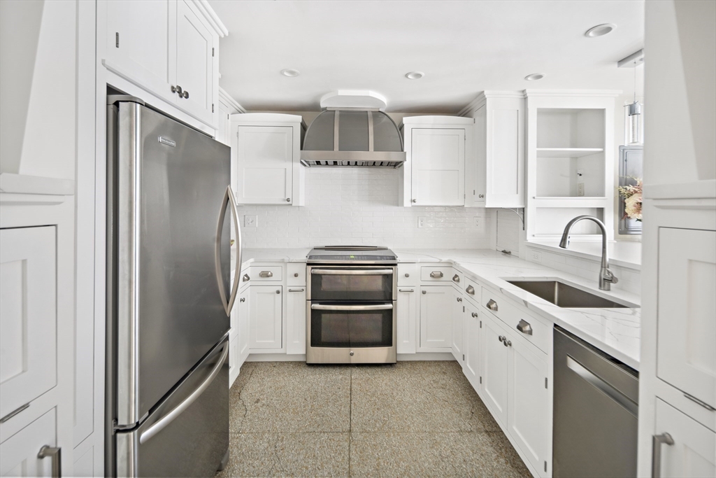 2 bed, 2 bath apartment for rent at 4 Charlesgate E Unit 101, Back Bay — photo 6 of 30