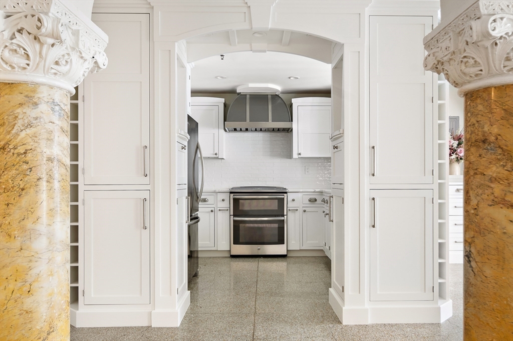 2 bed, 2 bath apartment for rent at 4 Charlesgate E Unit 101, Back Bay — photo 11 of 30