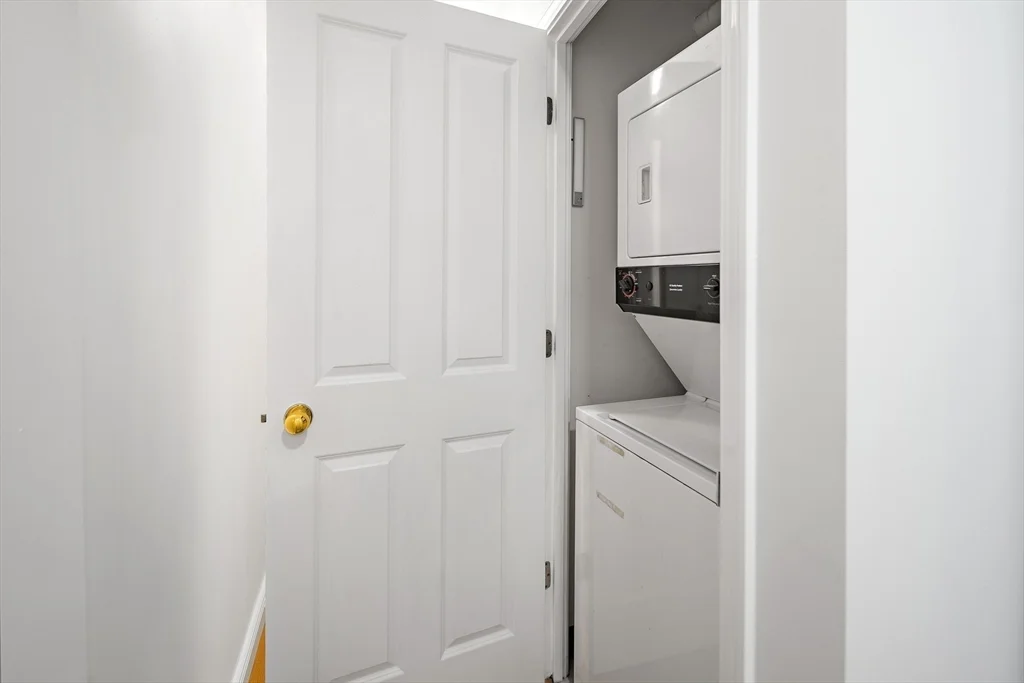 2 bed, 2 bath apartment for rent at 4 Charlesgate E Unit 201, Back Bay — photo 21 of 30