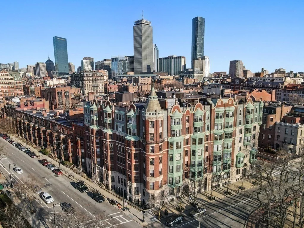 2 bed, 2 bath apartment for rent at 4 Charlesgate E Unit 201, Back Bay — photo 28 of 30