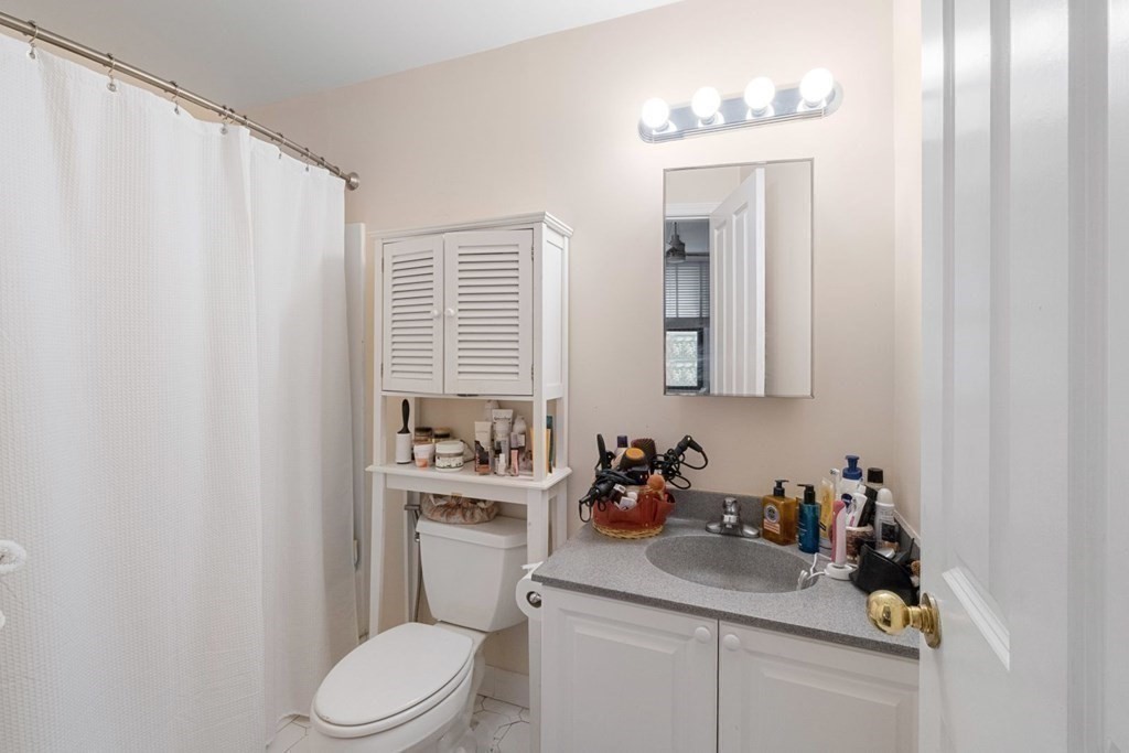 3 bed, 2 bath apartment for rent at 4 Charlesgate E Unit 202, Back Bay — photo 10 of 24