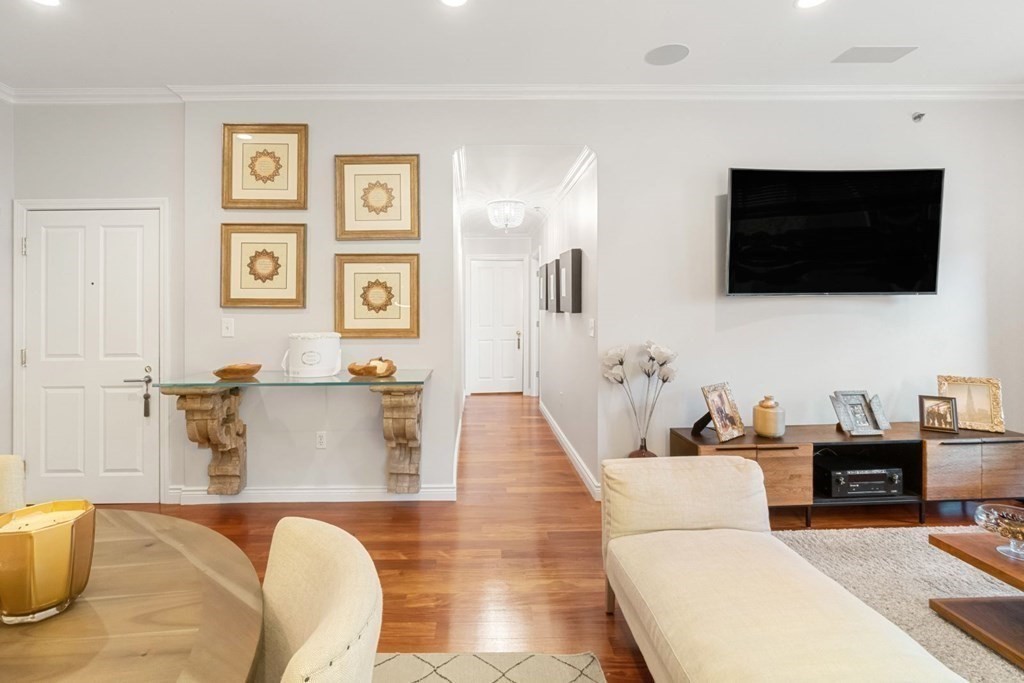 3 bed, 2 bath apartment for rent at 4 Charlesgate E Unit 202, Back Bay — photo 4 of 24